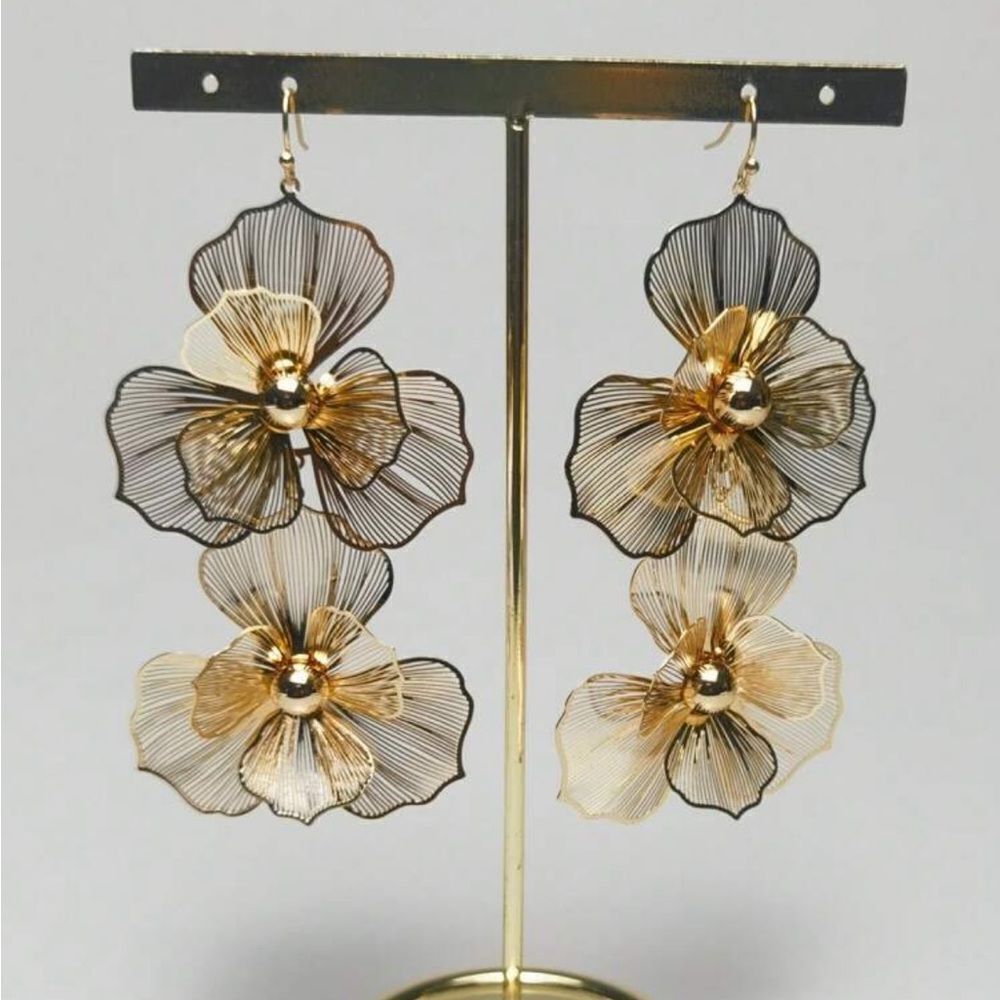 Statement flower earrings M331